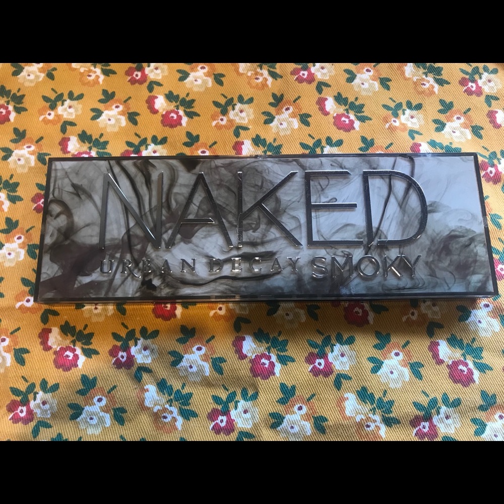 Urban Decay Naked Smoky Palette 💨